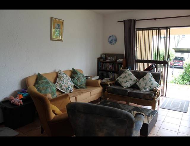 1 BEDROOM TOWNHOUSE FOR SALE IN BEDFORD GARDENS